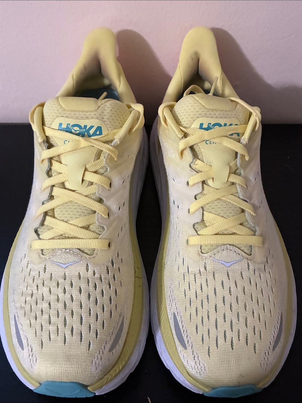 Hoka One One Clifton 8 running shoes in the Yellow Pear Sweet Corn color size 9B - Picture 4 of 11